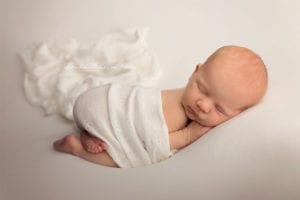 Neugeborenenbilder Newbornshooting Newborn Photographer Portrait Babyfotografie Cornelia Moebes Photography